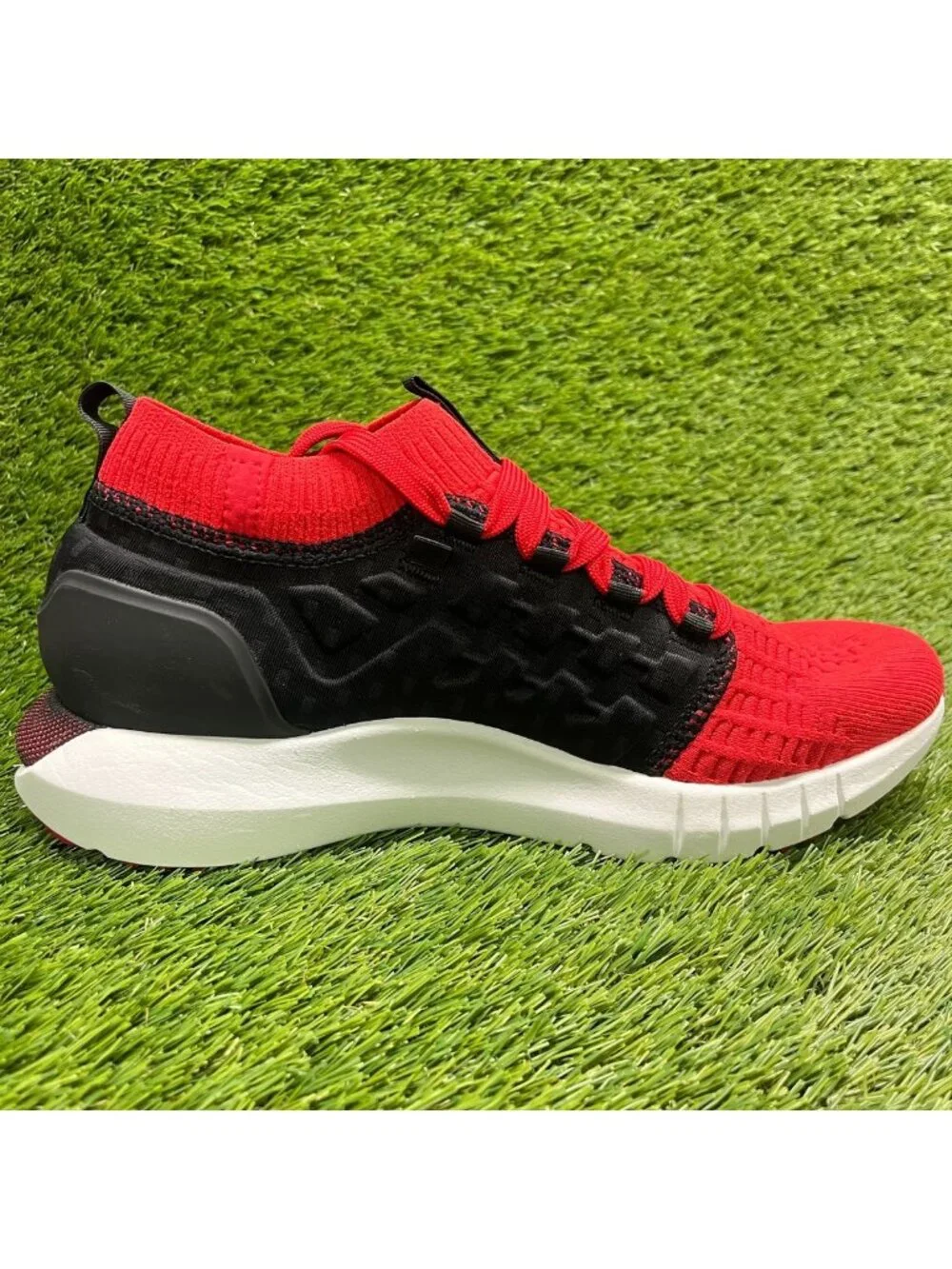 Under Armour HOVR Phantom 1 Mens Size 10.5 Red Black Athletic Shoes Sneakers
